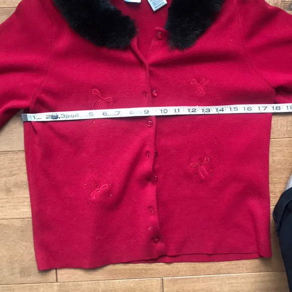 Talbots kids red sweater embroidered - Picture 6 of 8